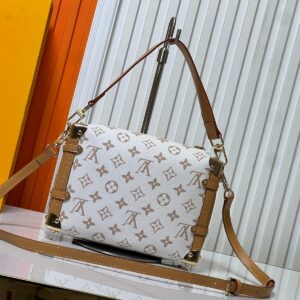 Trunk_Bag_Monogram