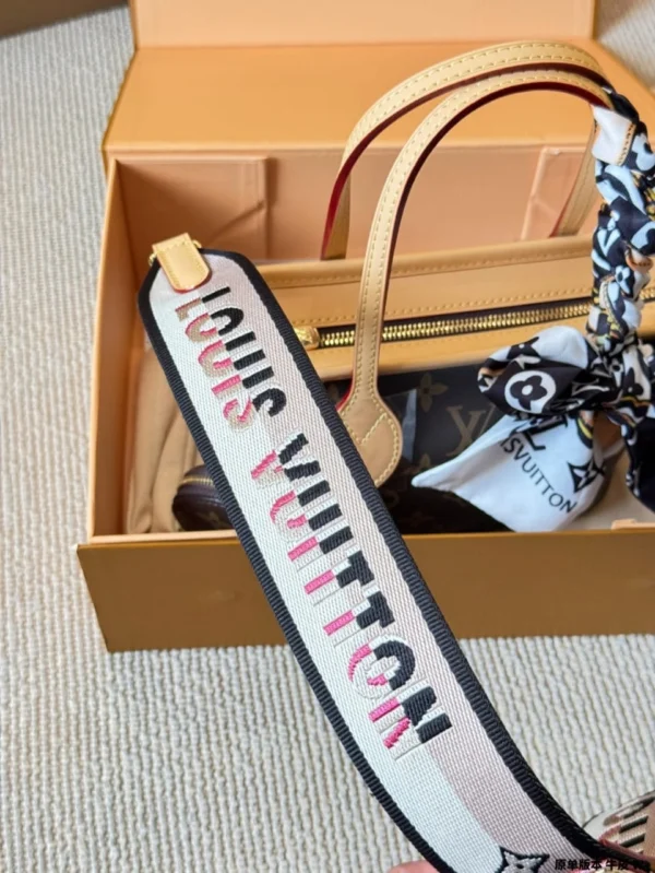 Louis Vuitton Atlantis Basket Bag - Image 4