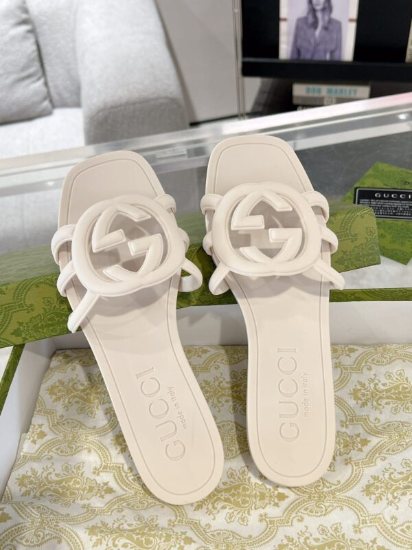 Gucci Women’s Interlocking G Slippers – Summer 2025 - Image 4