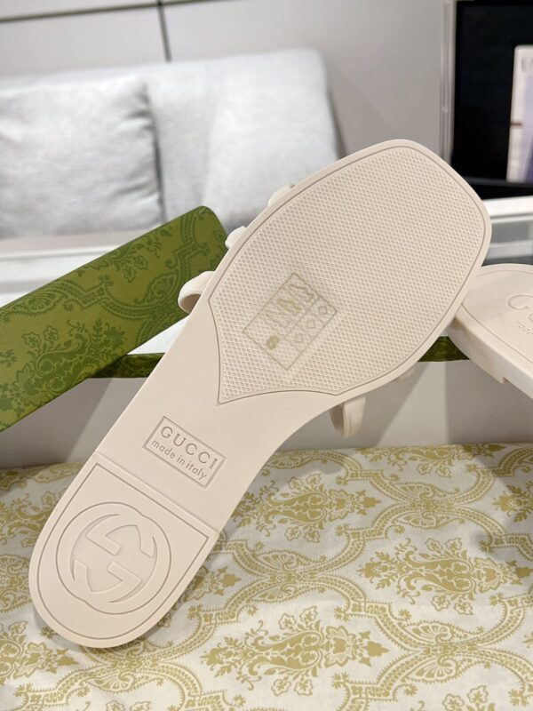 Gucci Women’s Interlocking G Slippers – Summer 2025 - Image 8