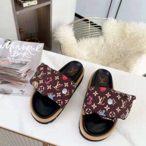 Louis Vuitton slippers