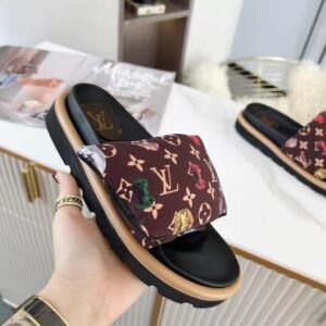Louis_Vuitton_slippers