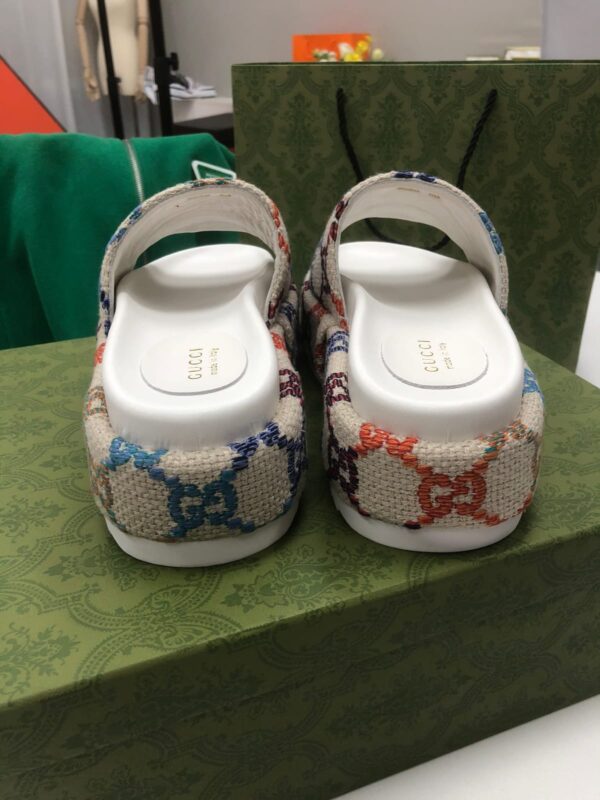 Gucci_slippers
