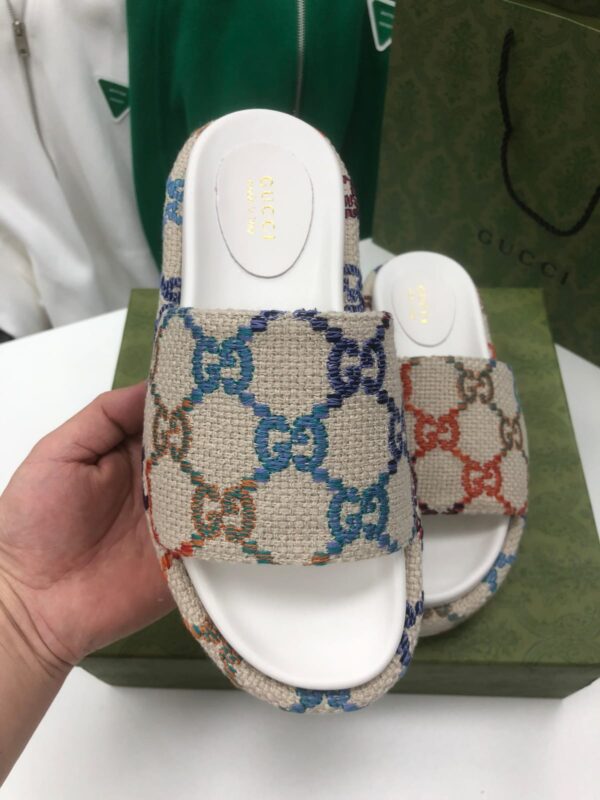 Gucci_slippers
