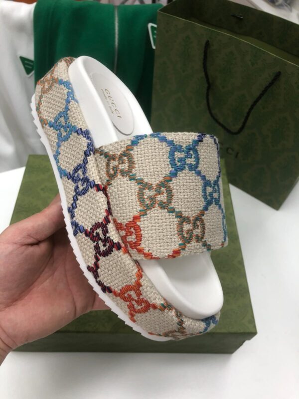 Gucci_slippers