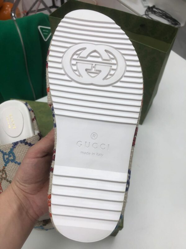 Gucci_slippers