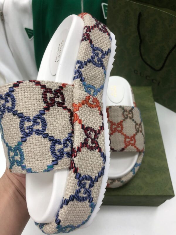 Gucci_slippers