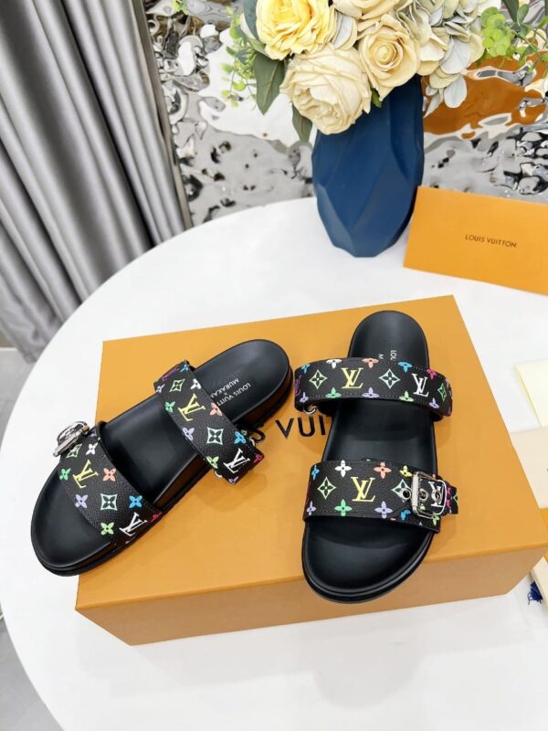 Louis_Vuitton_slippers